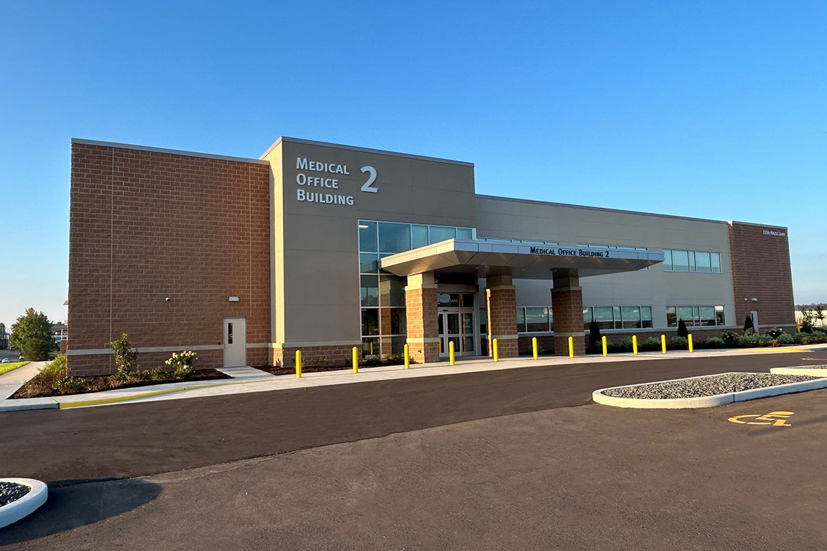 Front view of the Parkland Health Center Primary Care Clinic building
