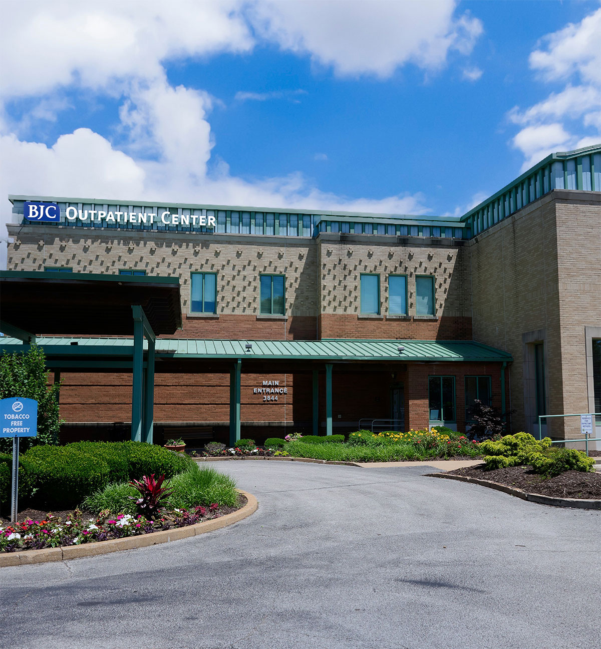 Buidling view of BJC Medical Group Rheumatology at Sunset Hills
