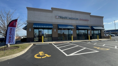 WashU Medicine Orthopedics at Cave Springs medical building.